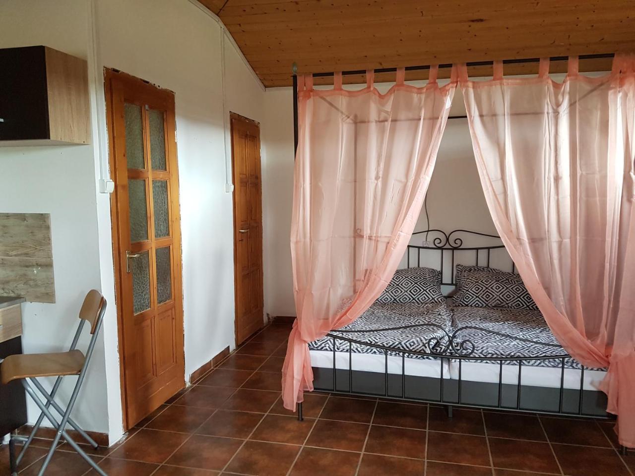 Old Stone Villa Obarok Habitación foto
